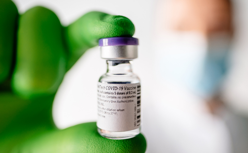 BioNTech_COVID-19_Vaccine_22 вакцина BioNTech Corona