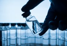 Россельхознадзор анонсировал запуск автоматической проверки ФИАС-кодов при закупке ветпрепаратов с 18 мая Лекарство в ампулах