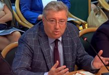 Виктор Дмитриев предложил ввести мораторий на изменение правил фармрынка и создать единого регулятора Виктор Дмитриев, генеральный директор Ассоциации российских фармацевтических производителей (АРФП)