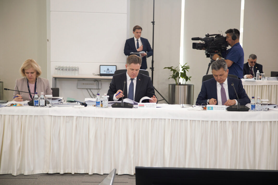 eec-paket Совет ЕЭК принял пакет временных мер в сфере обращения лекарств