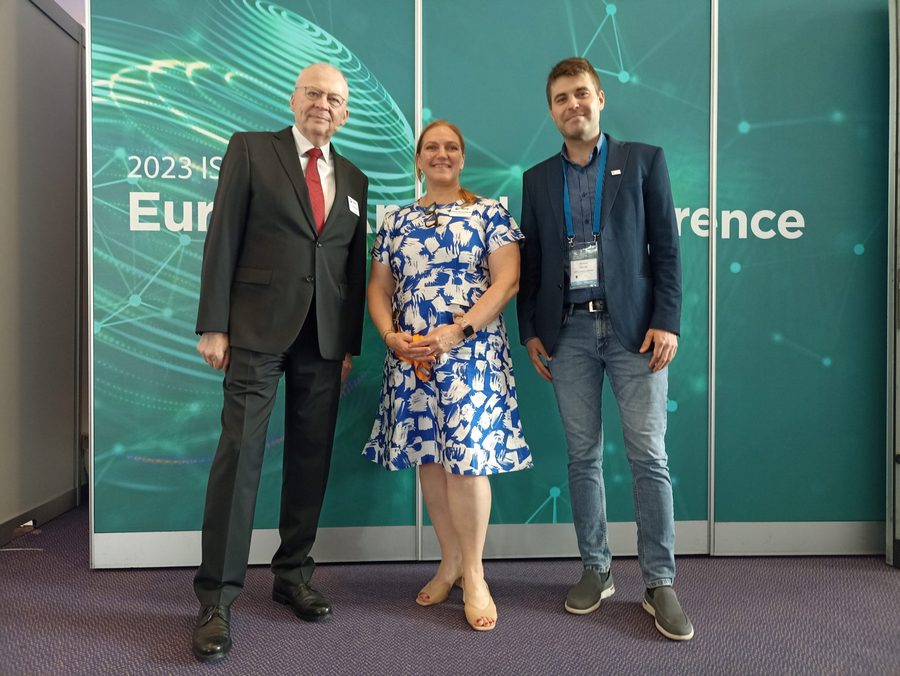 Директор Евразийского отделения ISPE Владимир Орлов с европейским руководством ISPE Директор Евразийского отделения ISPE Владимир Орлов с европейским руководством ISPE