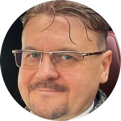 Андрей Кухаренко