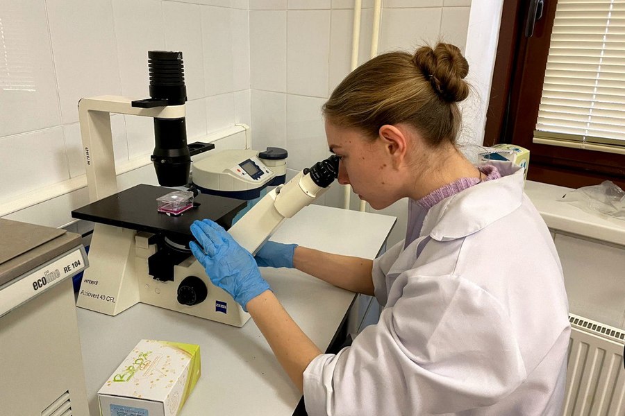 В лаборатории МГУ В лаборатории МГУ