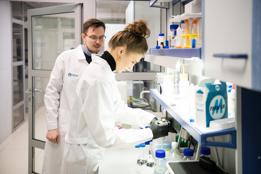 Ученые МИСИС