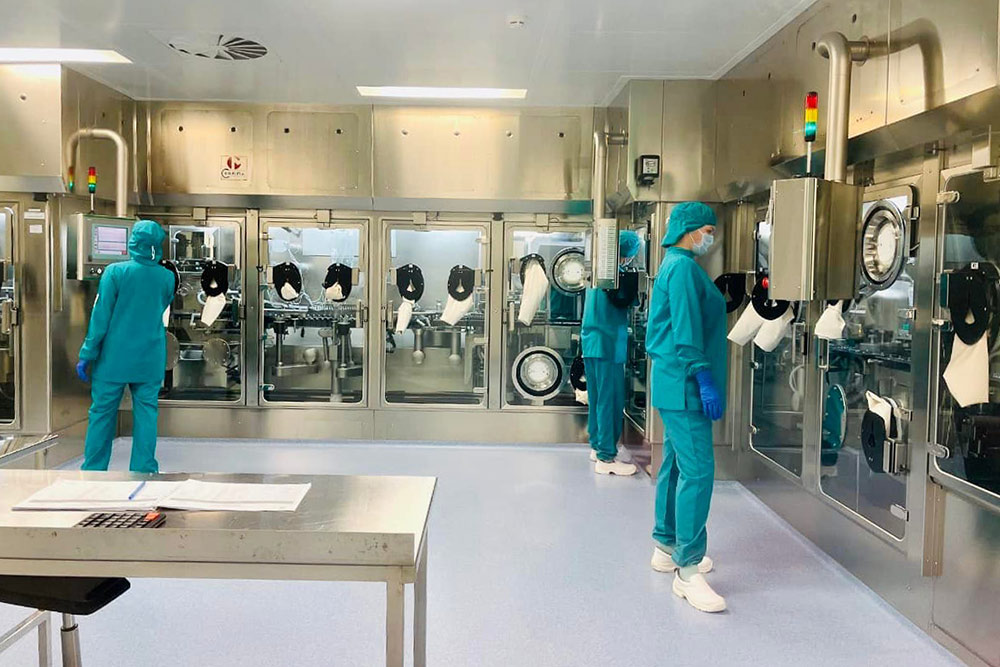 Компания «Нанолек» начала выпуск вакцины «КовиВак», разработанной специалистами Центра Чумакова 3 Производство вакцины Ковивак