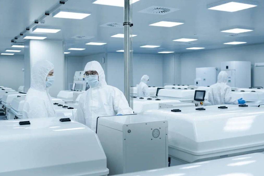 «Р-Опра» начала выпуск сложных онкопрепаратов в Москве