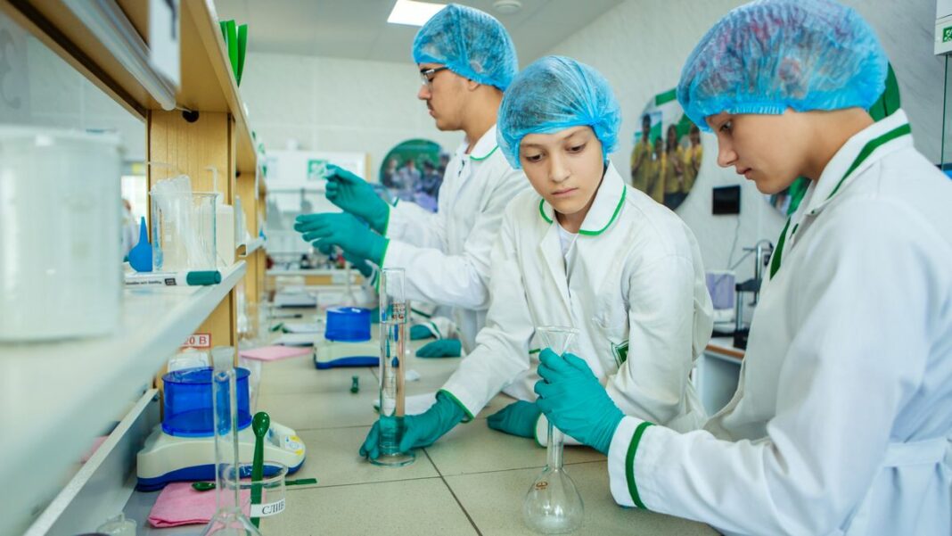 r-pharm-students Студенты на Р-Фарм