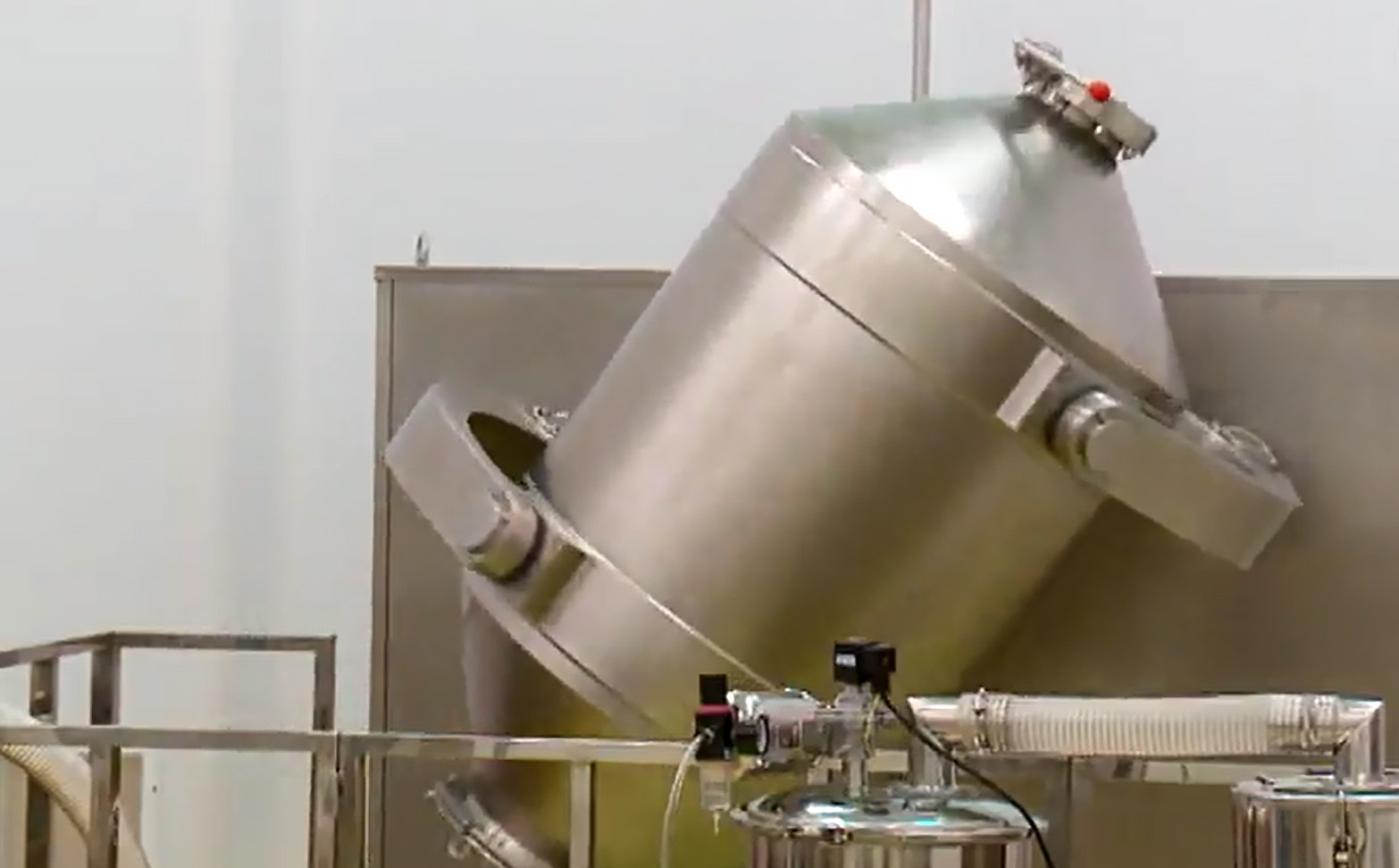 tumen Более миллиарда рублей направлено на модернизацию Тюменского химико-фармацевтического завода